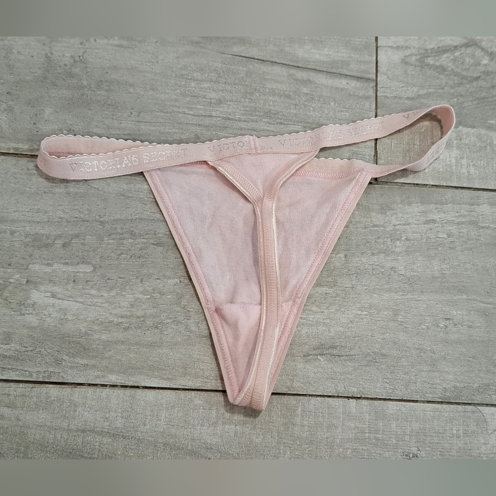 Victoria secret v-string